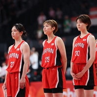 女子バスケ日本代表。左から常田亜美、佐藤多伽子、白石弥桜。写真：梅月智史（THEDIGEST写真部）