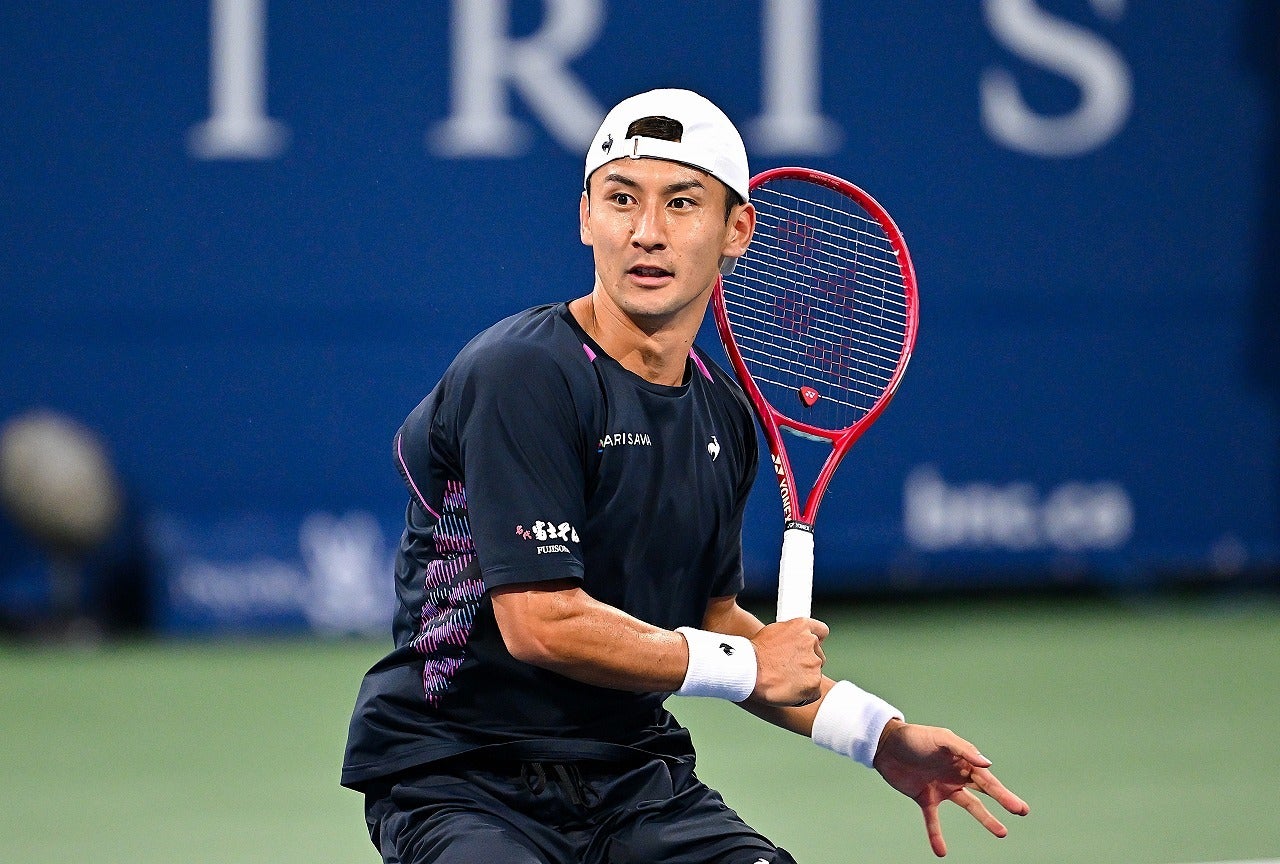 前日に２勝を挙げている日本チームは、最終日に実施されたダブルスで敗れるが、シングルスでエースの島袋が勝ち切ったことで通算３勝１敗となりニュージーランドを破った。(C)Getty Images