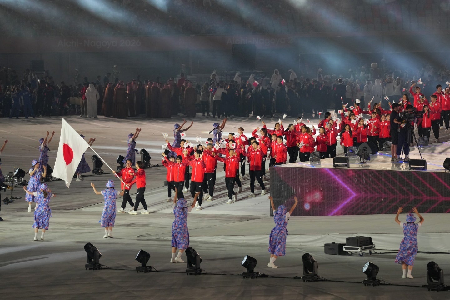 アジア大会のホスト国として入場した日本選手団。(C)Getty Images