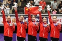 中国に屈したが、接戦を演じて銀メダルを獲得した日本。写真：梅月智史（THE DIGEST写真部）