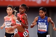 女子10000mで表彰台を射止めた（左から）田中、ヤビ、シーマ（インド、32分50秒05で３位）。(C)Getty Images