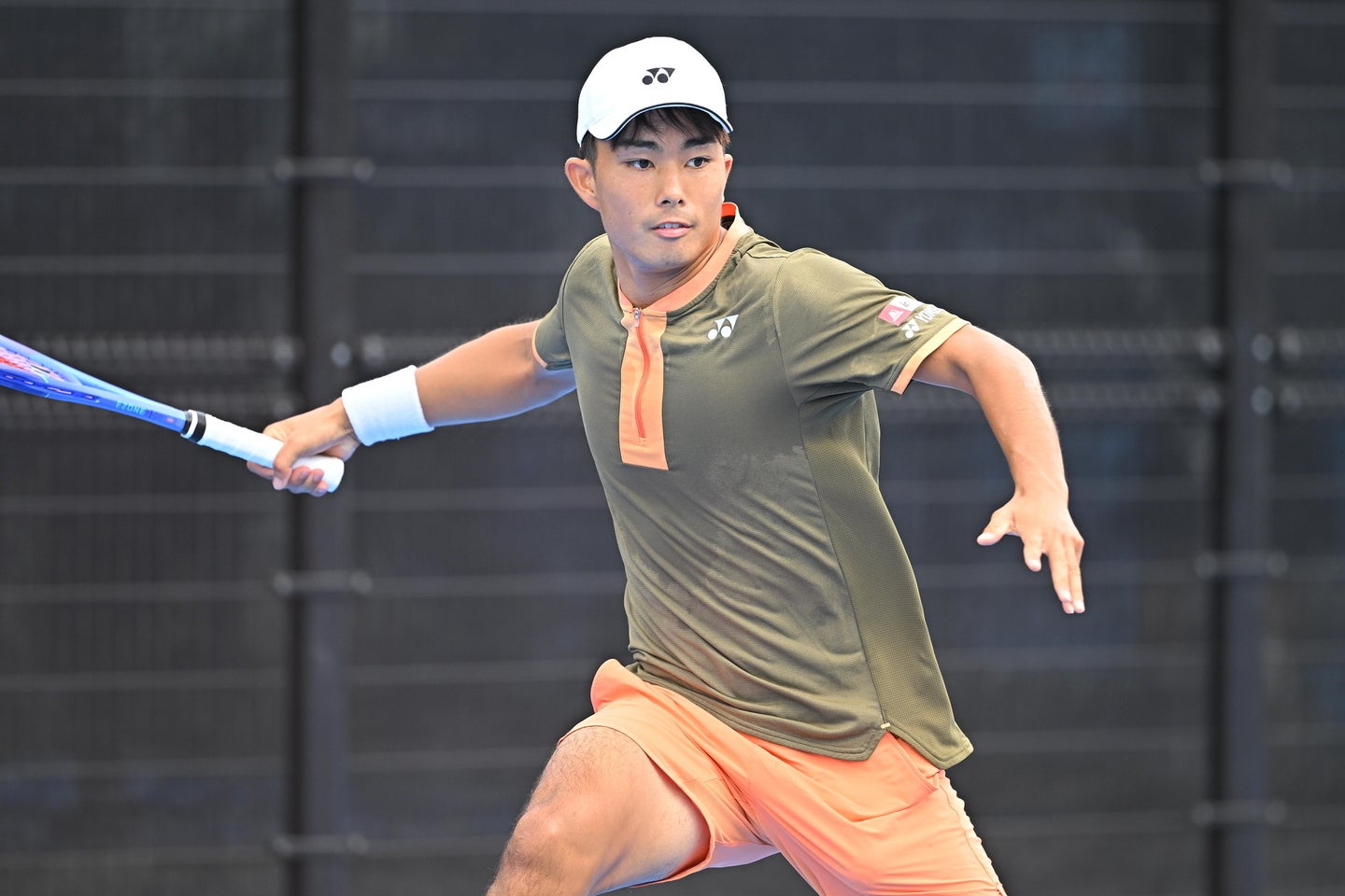 ナダル・アカデミーで腕を磨いた本田尚也選手がITFツアーに初挑戦したのは16歳終盤で、日本選手としては早いが、ヨーロッパにはもっと早い選手がざらにいる。(C)THE DIGEST