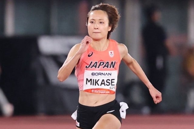 女子100ｍ決勝を走った御家瀬。写真：梅月智史（THE DIGEST写真部）