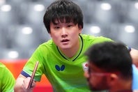 張本智和は準々決勝で敗退。シングルスはメダルなしに終わった。(C)Getty Images