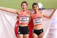 女子1500メートル決勝に出場した（左から）道下と田中。(C)Getty Images