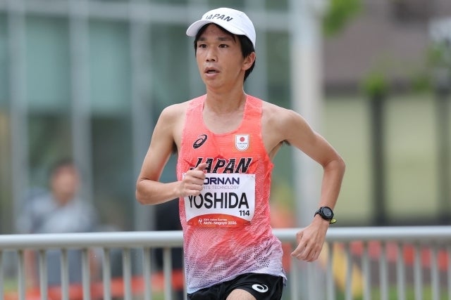 男子マラソンを走り抜いた吉田。写真：梅月智史（THE DIGEST写真部）