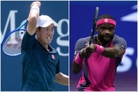 現役最後の舞台となるジャパンOPに臨む錦織（左）。注目の１回戦は、第２シードのティアフォー（右）と対戦。８年前の顔合わせでは錦織が勝利を収めている。（C）Getty Images