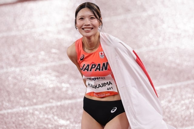女子100mHで銀メダルを獲得した中島。写真：梅月智史（THE DIGEST写真部）