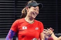 アジア大会のパデル女子ダブルスに出場する小澤琴巳。(C) AINAGOC