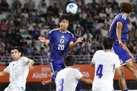 88分に石橋がヘディングで貴重な同点ゴール。延長戦を経て迎えたPK戦でウズベキスタンに勝利したU-21日本代表が決勝に進んだ。写真：永島裕基