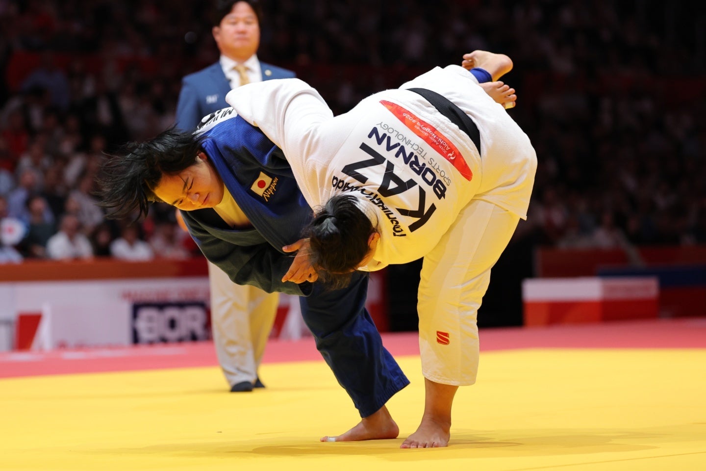 混合団体で日本は３連覇を達成。４試合目の椋木美希が豪快な内股を決めた。写真：梅月智史（THE DIGEST写真部）