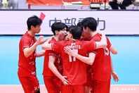 バレーボール男子決勝で日本はイランと対戦。１-３で敗れて銀メダルを獲得した。(C) AINAGOC