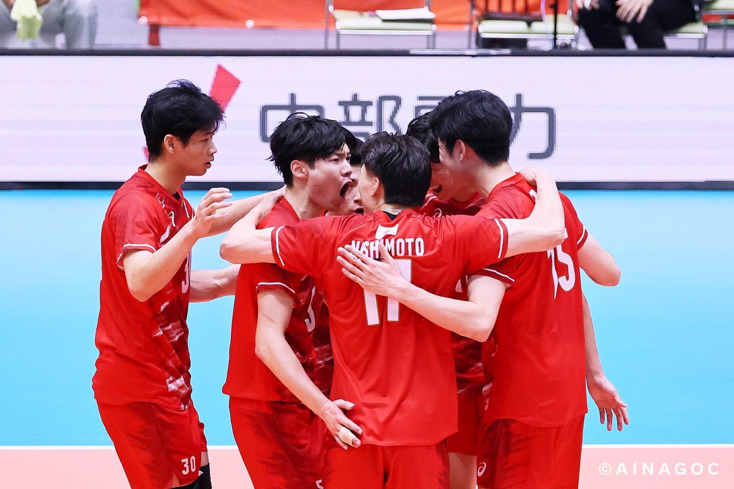 バレーボール男子決勝で日本はイランと対戦。１-３で敗れて銀メダルを獲得した。(C) AINAGOC