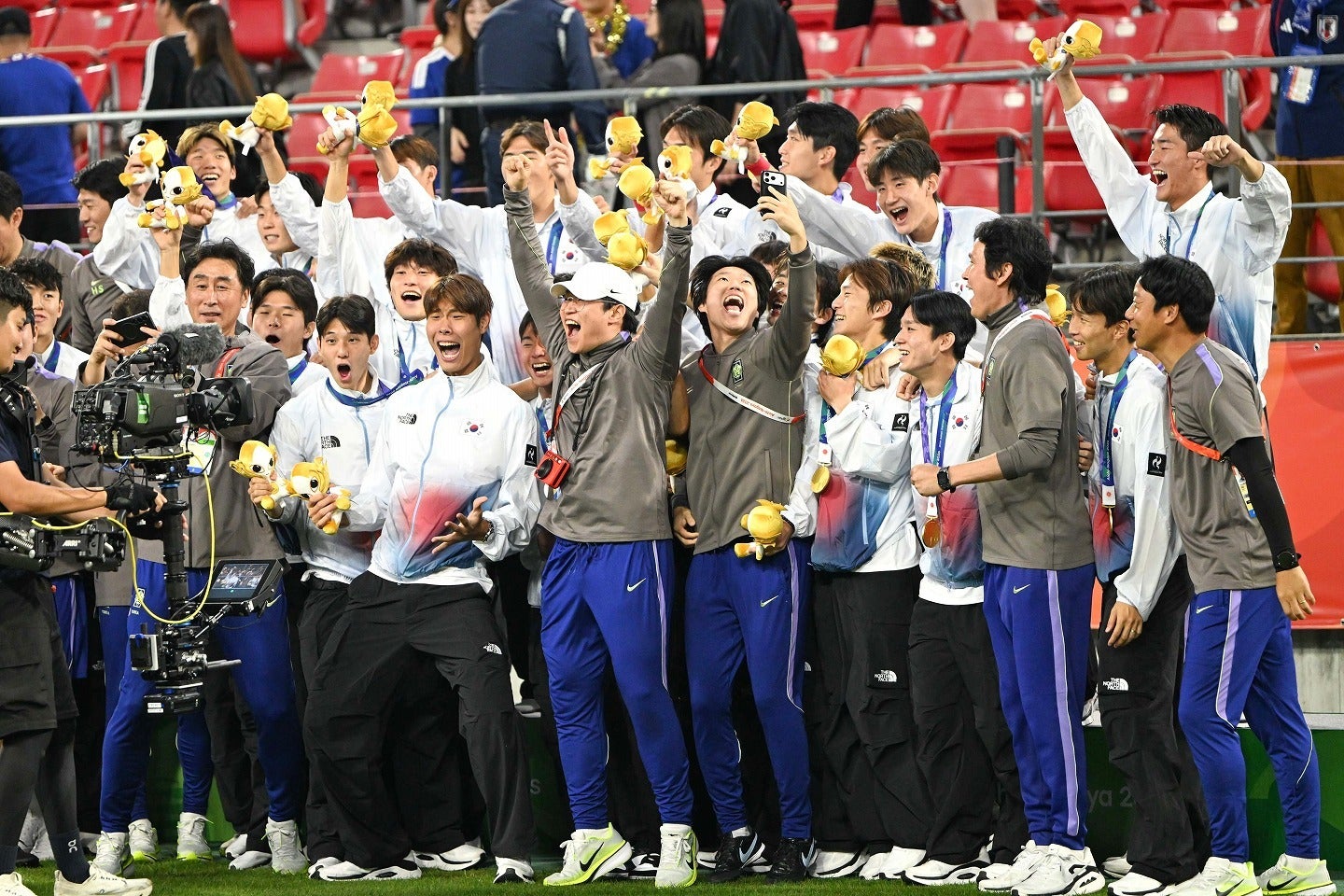 度重なるトラブルの中でも歓喜の瞬間を分かち合った男子サッカー韓国代表の選手ら。(C)Getty Images