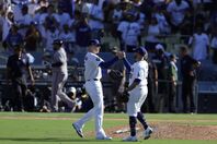 先勝したドジャース。経験値のあるフリーマンもこの１勝に価値を感じている。(C)Getty Images