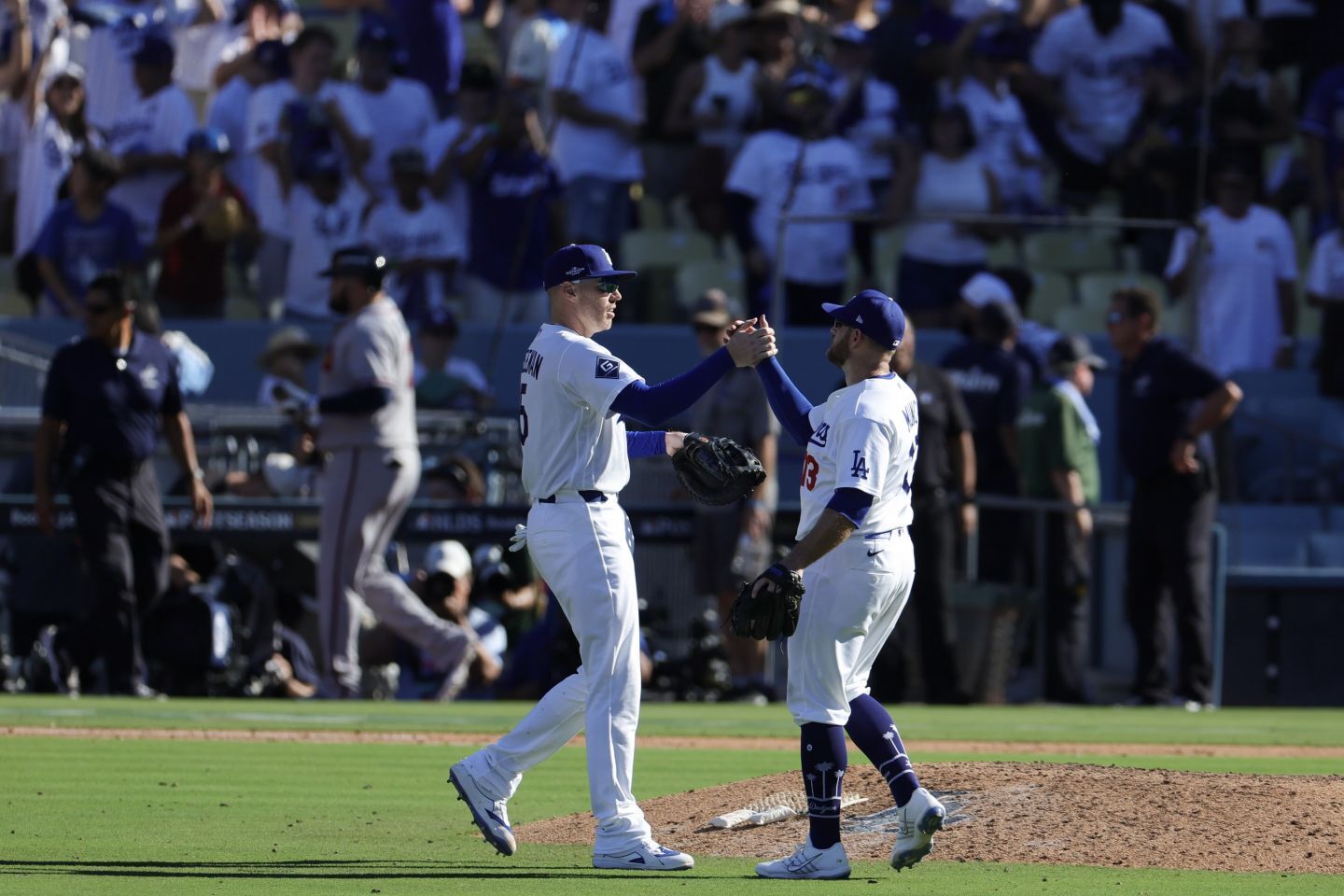 先勝したドジャース。経験値のあるフリーマンもこの１勝に価値を感じている。(C)Getty Images