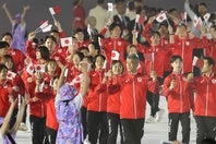 閉会式で入場した日本選手団。写真：梅月智史（THEDIGEST写真部）