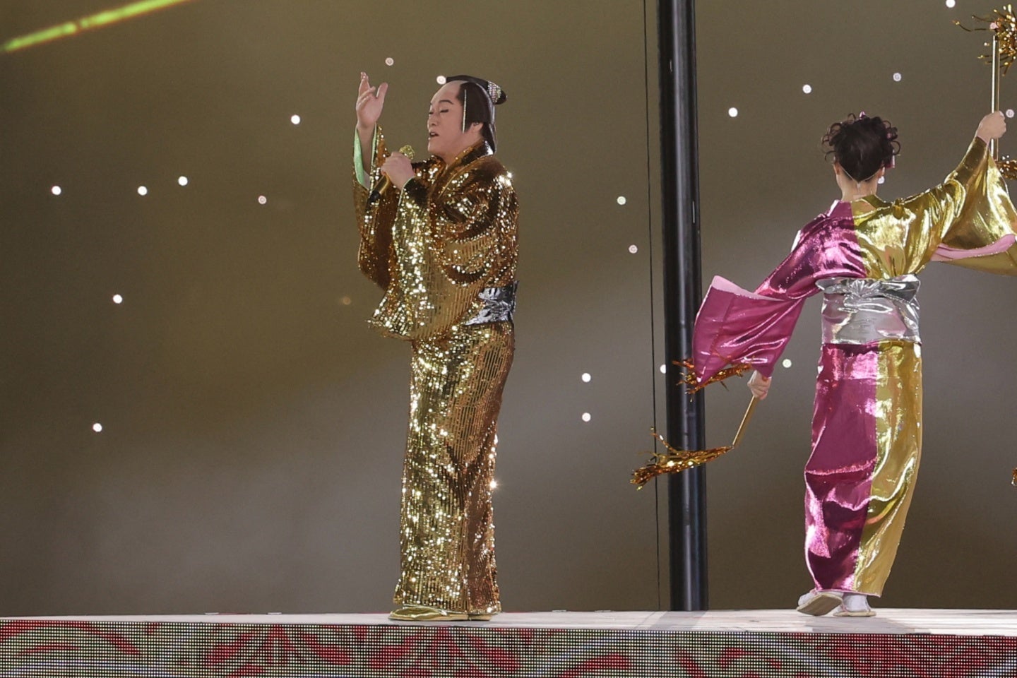 閉会式に松平健さんが「マツケンサンバ」を熱唱した。写真：梅月智史（THEDIGEST写真部）