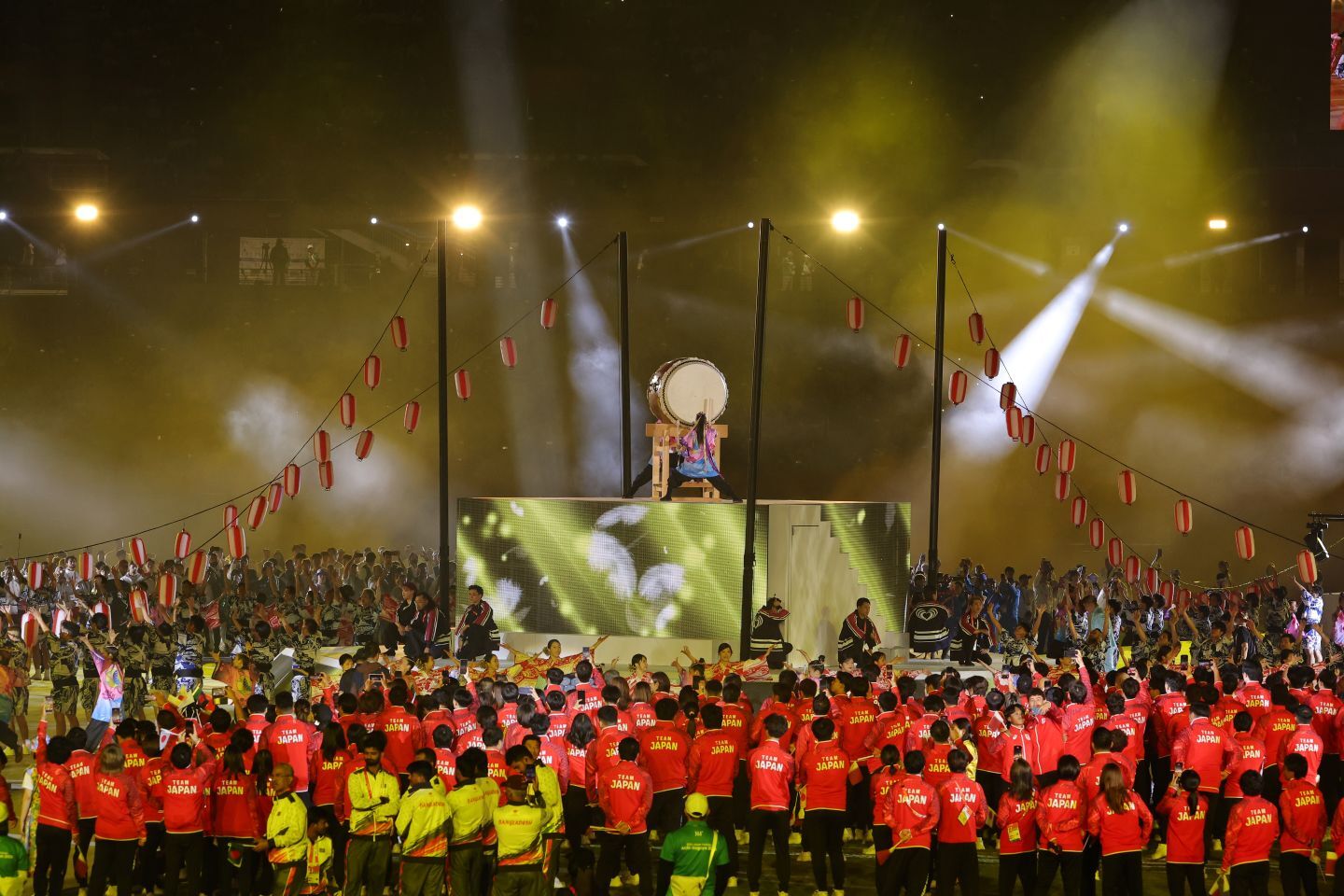 大会のフィナーレを飾った閉会式。地上波での中継はなかった。写真：梅月智史（THE DIGEST写真部）