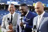 村上のホームランにFOX Sports解説者でお馴染みのデビッド・オルティス氏もご満悦のようだ。(C)Getty Images