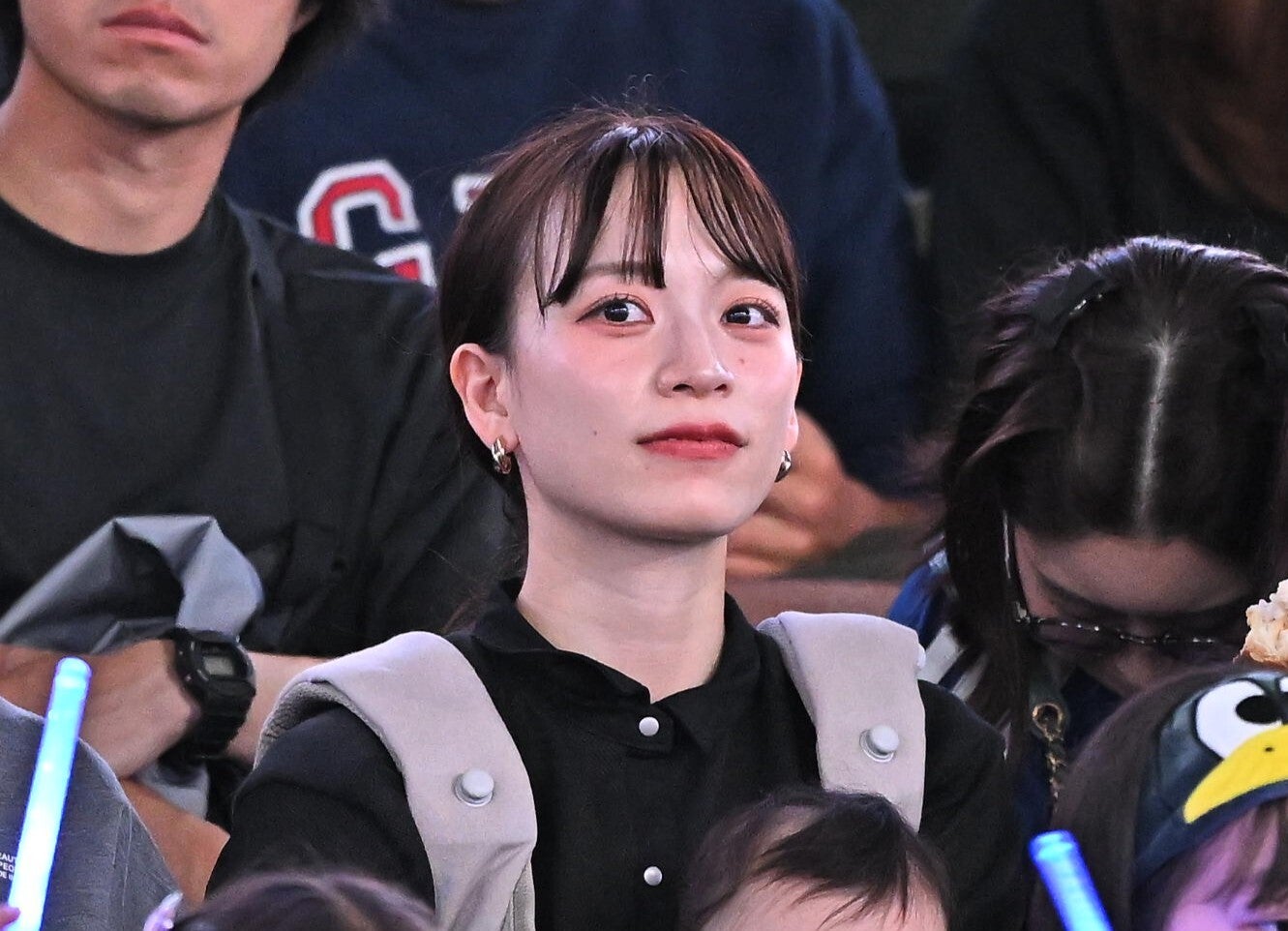 NZ戦をスタンドで観戦した上田綺世の妻・由布菜月さん。写真：金子拓弥（THE DIGEST写真部）