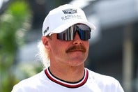 セパンからシンガポールまでロードバイクで移動したボッタス。(C)Getty Images