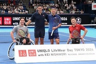 錦織の引退記念イベントに登場したユニクロアンバサダーのゴードン・リード選手、錦織圭、ロジャー・フェデラー氏、国枝慎吾氏（写真左から）。写真＝滝川敏之