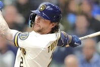 ドジャース戦で同点アーチを放ったブルワーズのテュラング。(C)Getty Images