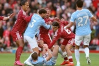 小競り合いも起きた一戦を制したのは、敵地に乗り込んだシティ。リバプールに３-０で勝利した。(C)Getty Images
