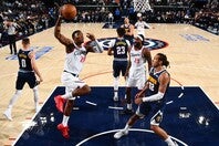 八村が16得点と躍動。プレシーズン全３試合でチームトップスコアラーとなった。(C)Getty Images