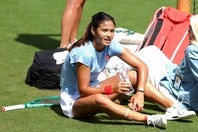 2021年の全米を制した元10位のラドゥカヌが４カ月間の負傷離脱を経て練習を再開したようだが、今シーズン中にツアーの戻れるかはわかっていない。(C)Getty Images