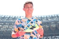 「東京レガシーハーフマラソンEXPO 2026」でニューバランスジャパンとの契約が発表されたクレイ。写真：梅月智史（THE DIGEST写真部）