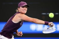 身体の回復のため、長めに休養を取ることを決めたシフィオンテク。今シーズンはもうプレーせず、来季にかける。(C)Getty Images