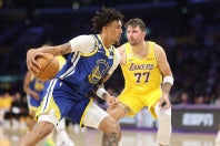 アリナスがウォリアーズの新人レンデボーグに苦言を呈した。(C)Getty Images