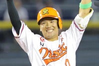 楽天入りの瞬間を見逃した高。写真：産経新聞社