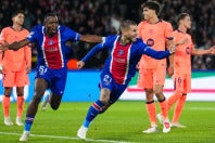72分にチーム２点目を決めたリュカ（21番）。CL２連覇中のパリSGが、ホームでバルサを４-２で下した。(C)Getty Images