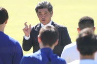 中日に新監督に就任した工藤氏。さっそく選手たちに熱い想いを伝えた。写真：産経新聞社