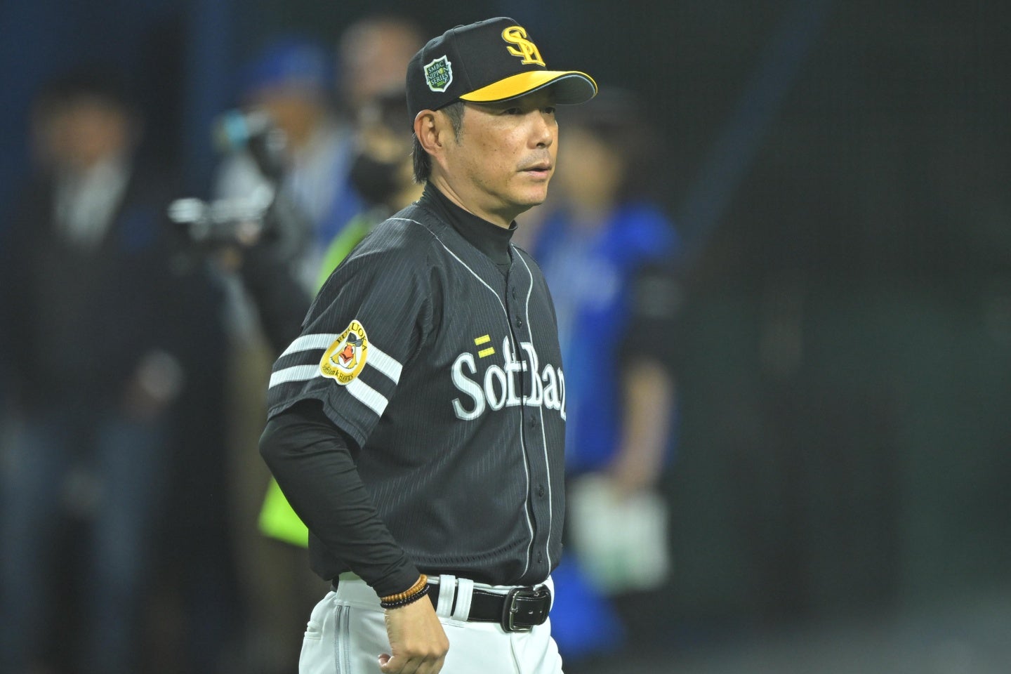横浜スタジアムで行なわれた日本シリーズで２連勝を収めたソフトバンクの小久保監督。写真：金子拓弥（THE DIGEST写真部）