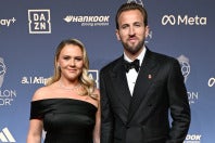 バロンドールを初受賞したイングランド代表のケイン。隣は妻のケイトさん。(C)Getty Images