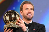 エムバペやヤマル、ロドリらを抑えてバロンドールを初受賞したケイン。(C)Getty Images
