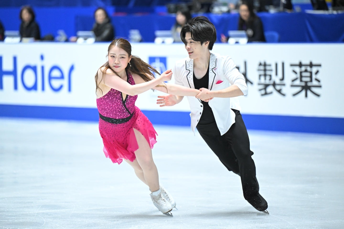 アイスダンスの“りかしん”こと紀平梨花／西山真瑚組。写真：金子拓弥（THE DIGEST写真部）
