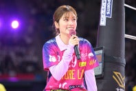 SVリーグ開幕戦で始球式を務めた女優の小芝風花さん。写真：金子拓弥（THE DIGEST写真部）